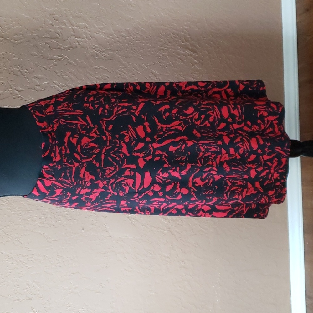 Women's Black & Red Patterned A-Line Skirt